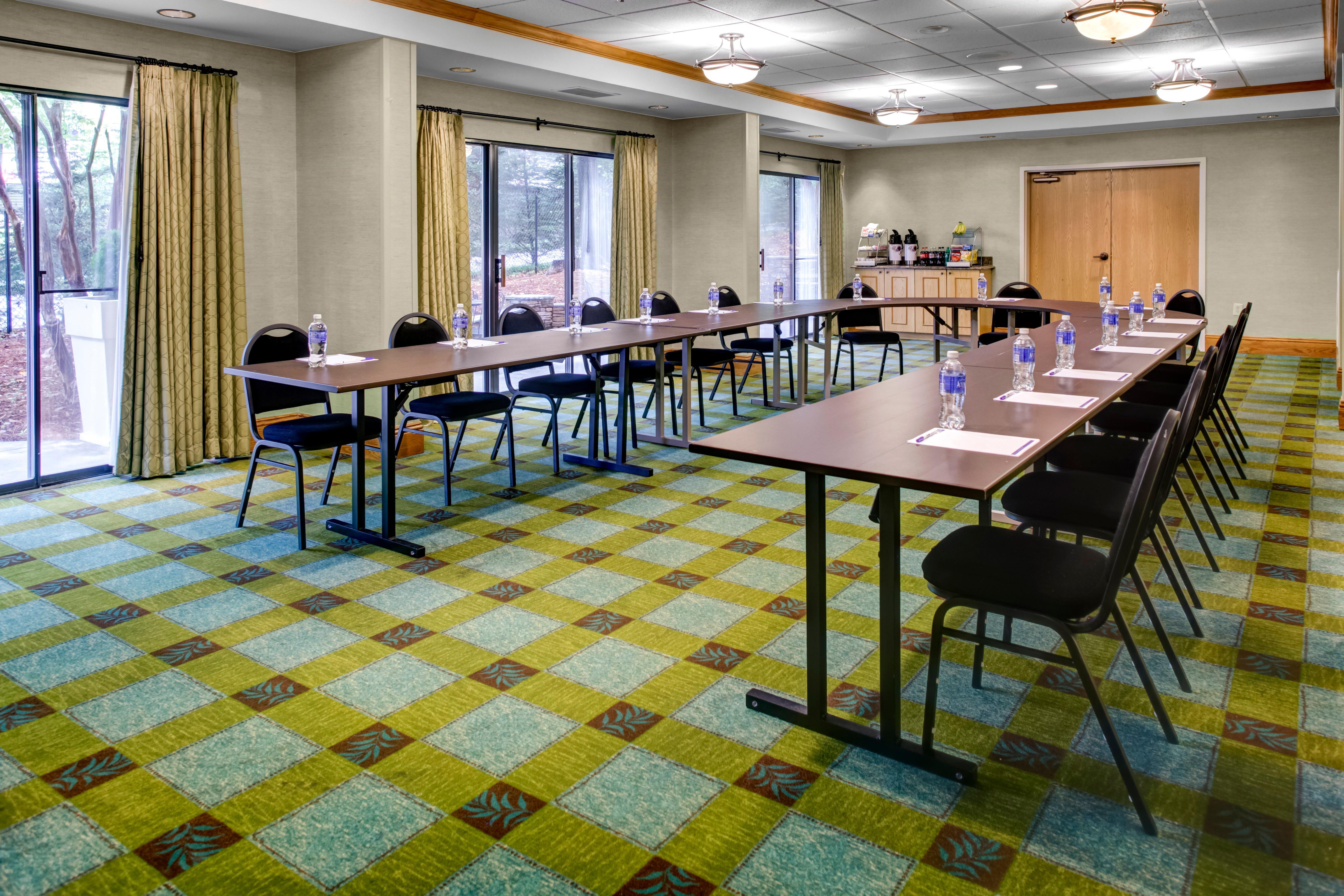 Holiday Inn Express Hotel & Suites Atlanta Buckhead By Ihg Exterior foto