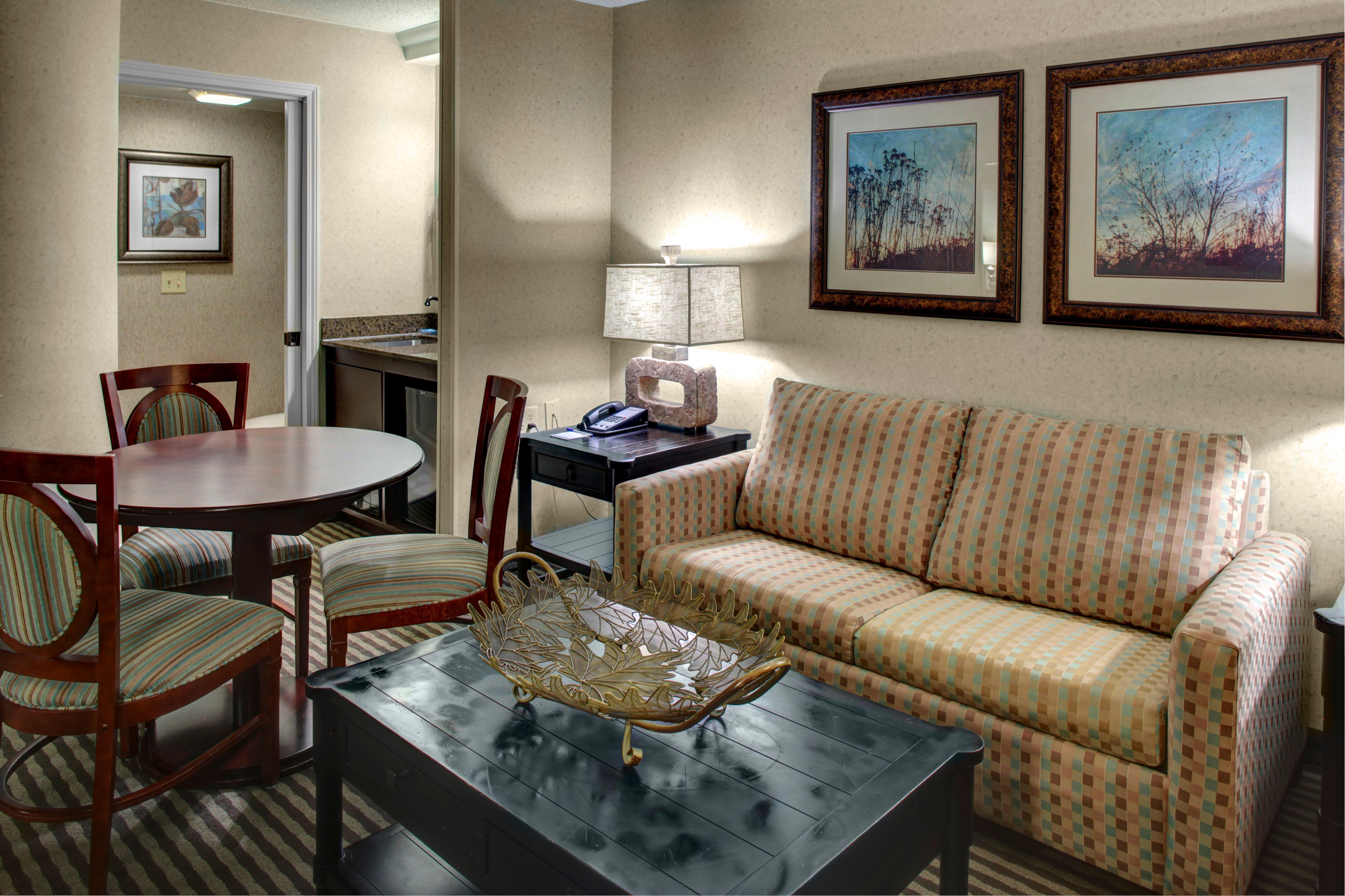 Holiday Inn Express Hotel & Suites Atlanta Buckhead By Ihg Exterior foto