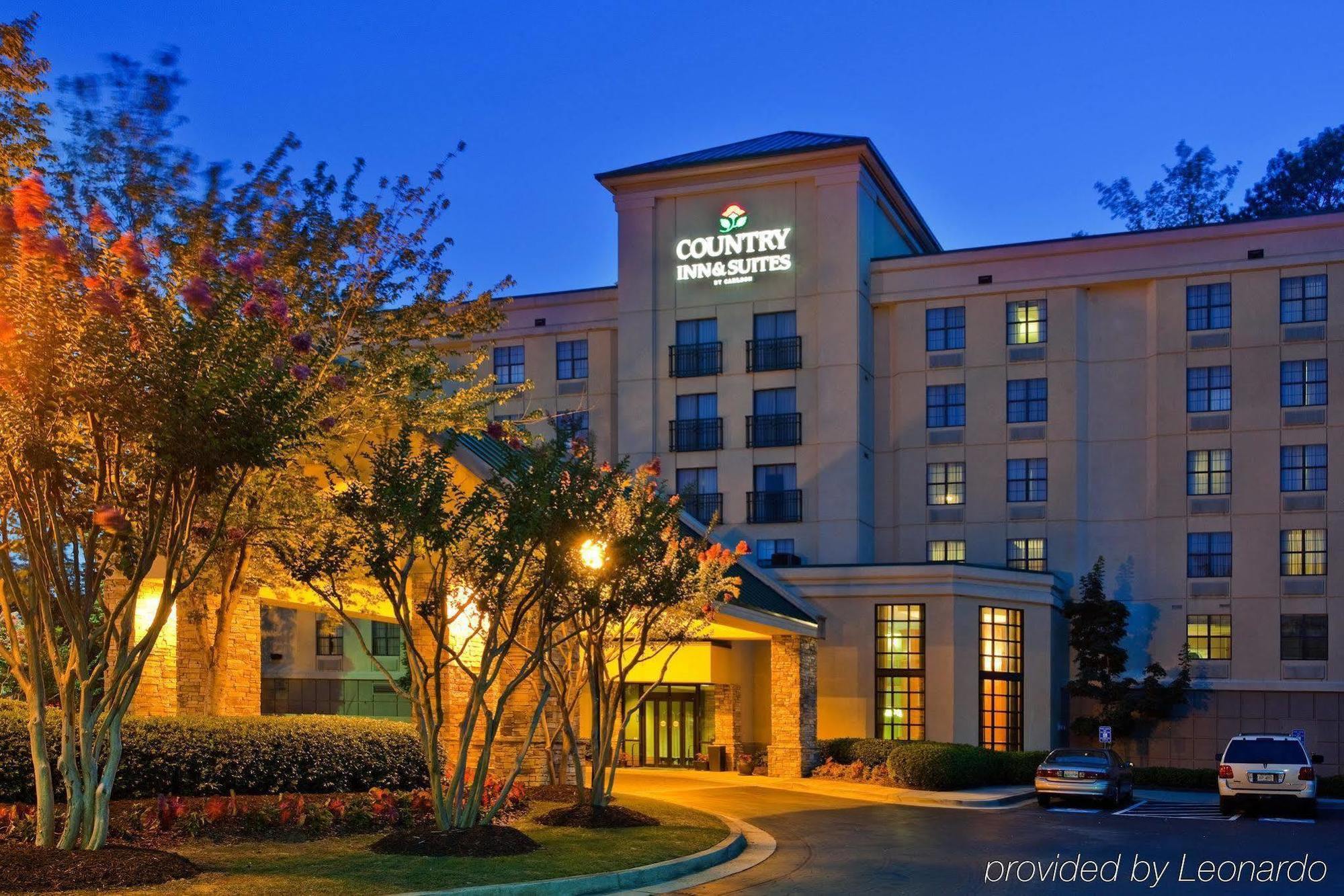 Holiday Inn Express Hotel & Suites Atlanta Buckhead By Ihg Exterior foto